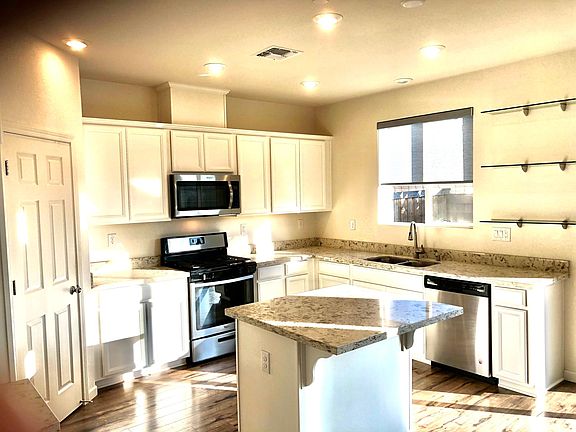 3rd image of 6154 Mehrten Cir