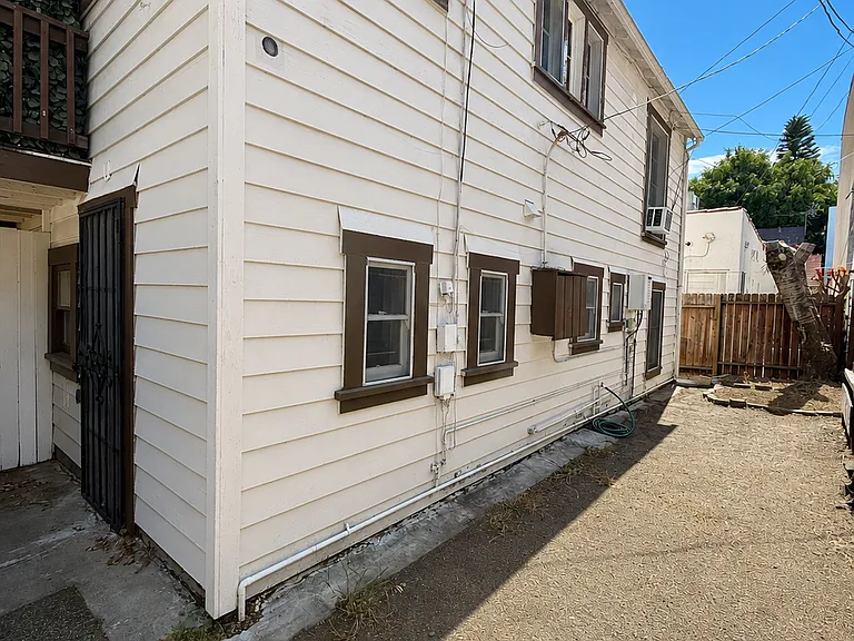 901 N Gardner St #2 — Photo 13