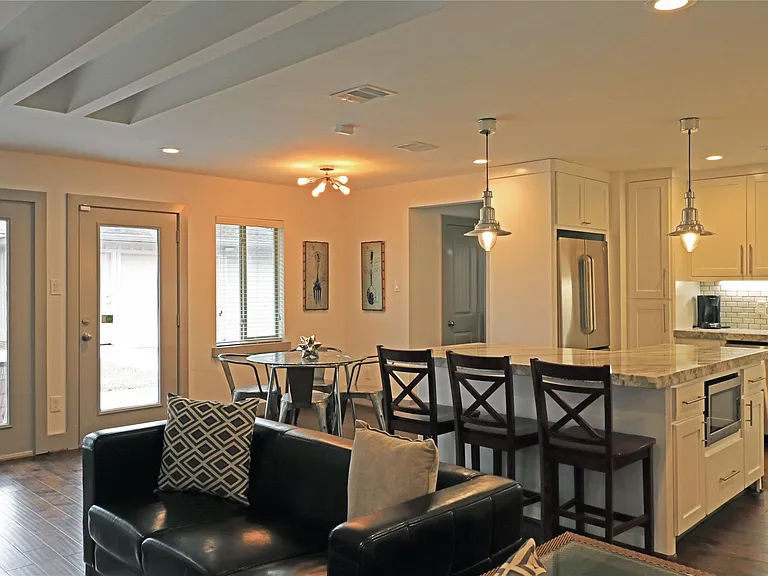 5527 Valkeith Dr — Photo 9