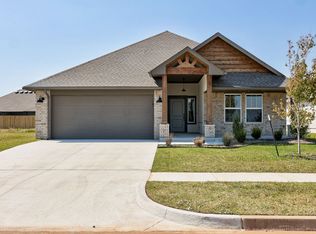5005 Vine Cliff Rd, Mustang, OK 73064