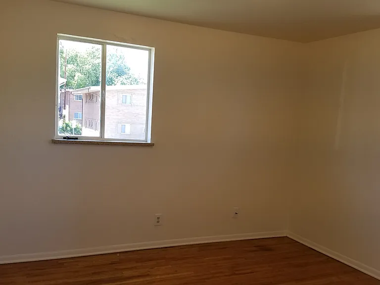 5564 S Grant St — Photo 14