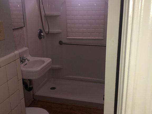 5th image of 2245 NE 20th St