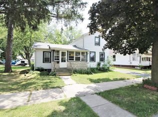 703 S 7th St, Watertown, WI 53094