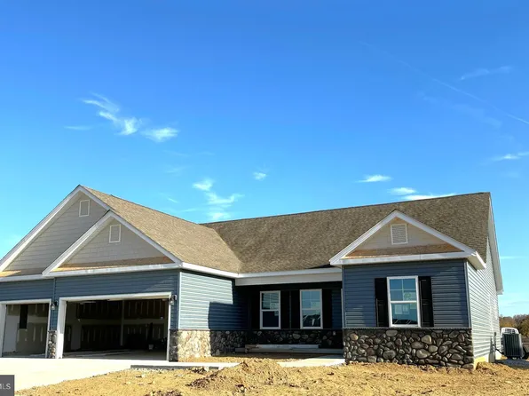 130 Santiago Cir, Martinsburg, WV 25403