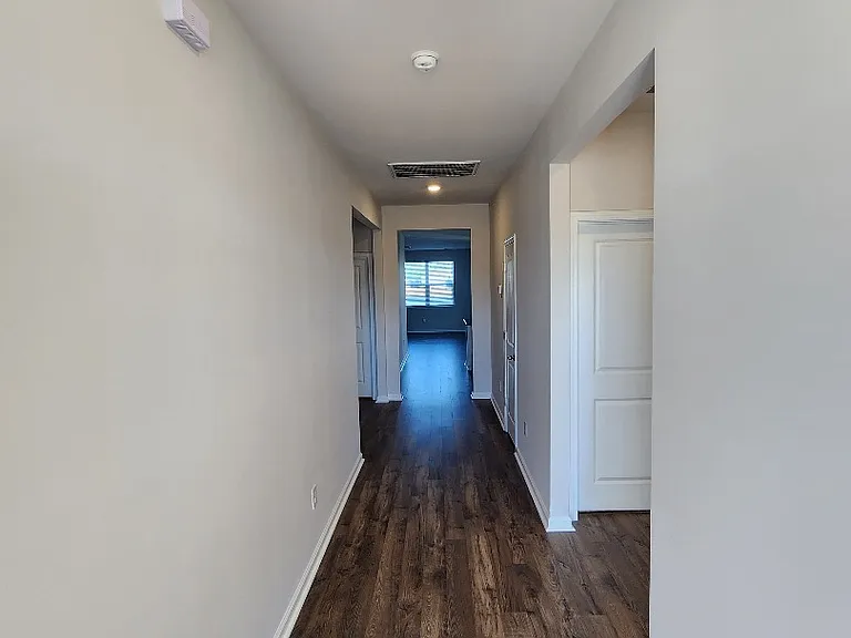 3537 Bells Lake Cir — Photo 2