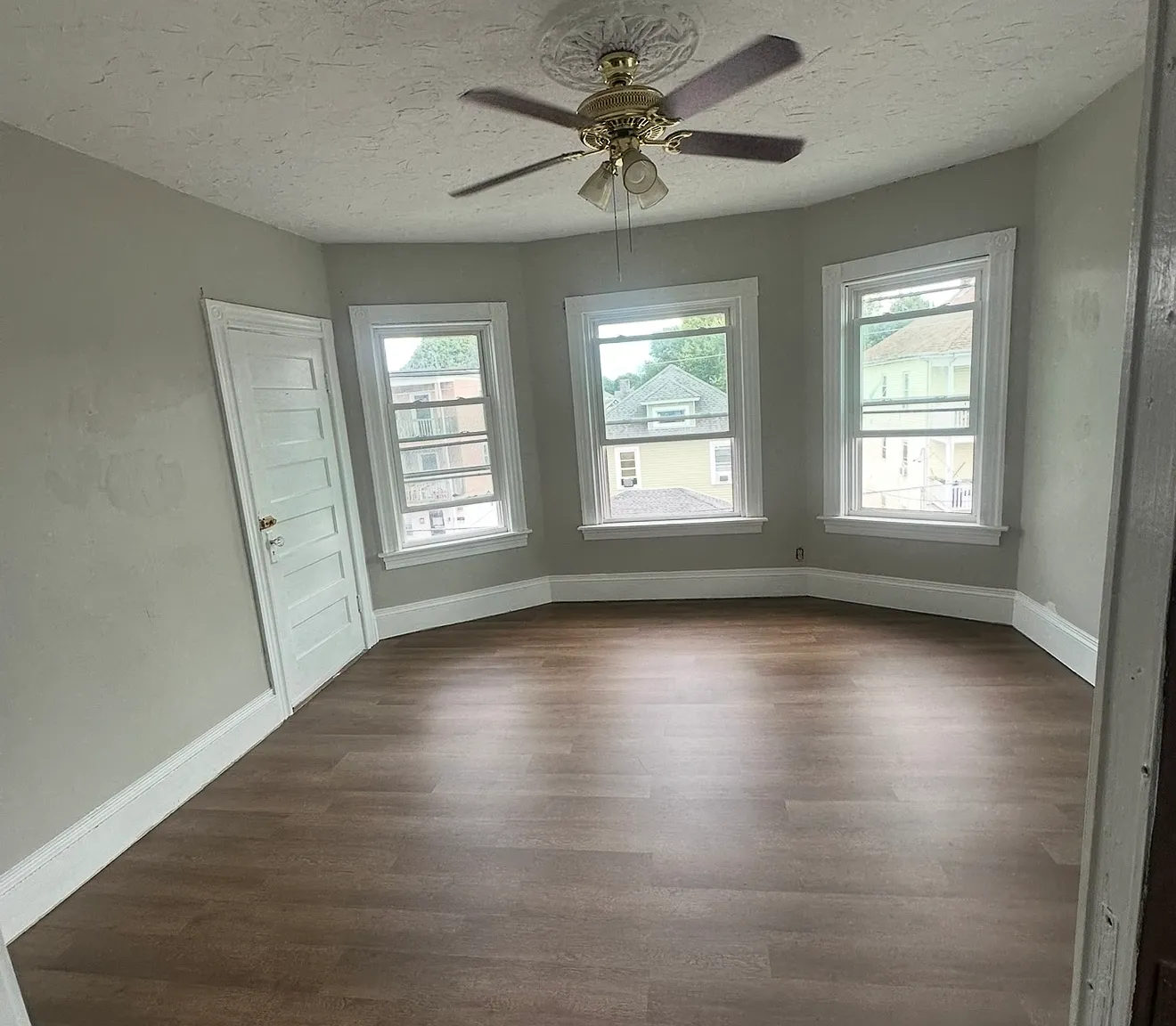 3 bed, $2,100 — Photo 1