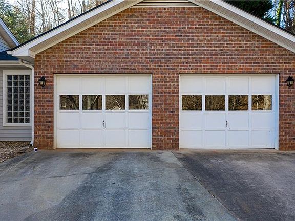 3rd image of 65 Oliver Dr