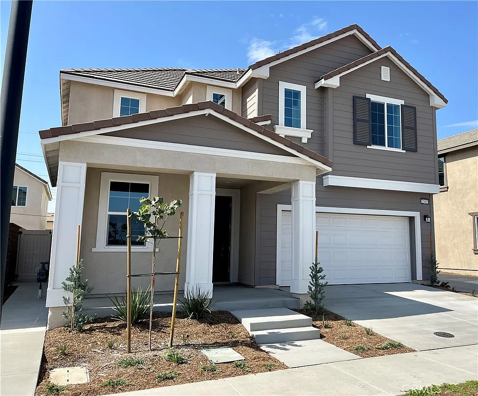 4 bed, 2315 sqft, $3,950 — Photo 1