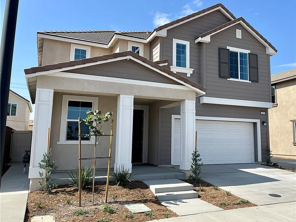 2562 E Crane Ct