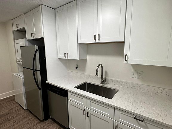 5th image of 256 Bellvue Dr SE