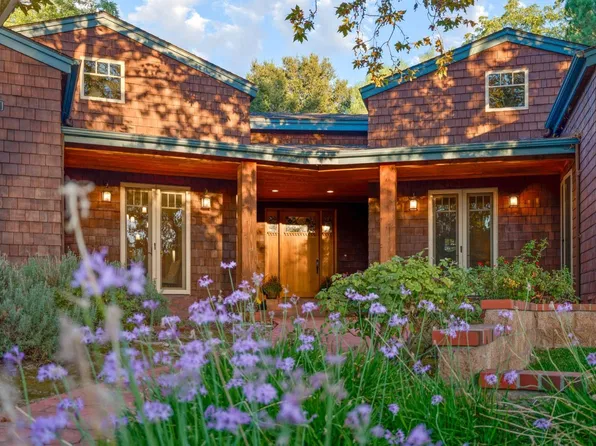 402 Montgomery St, Ojai, CA 93023