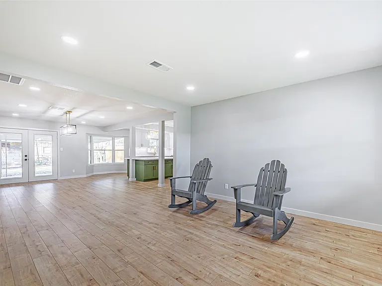 8518 Cedel Dr — Photo 5