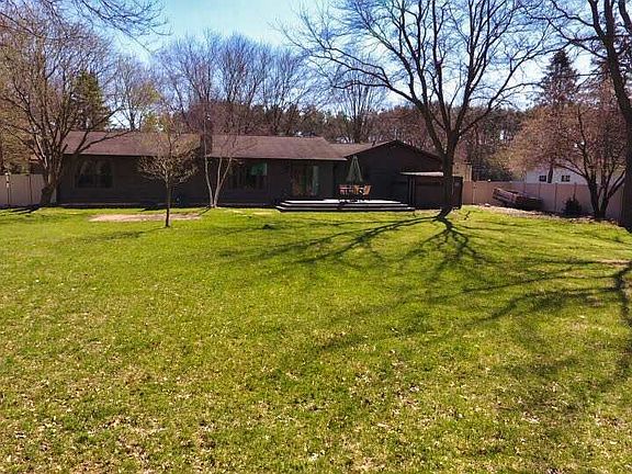 3rd image of 2610 Blueberry Ln