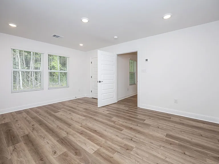 3711 Olivia Dr — Photo 32