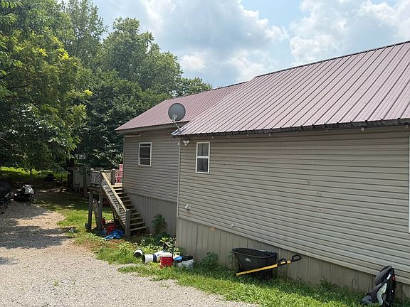 3rd image of 719 Old Monticello Rd