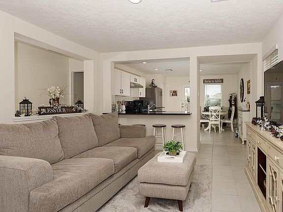 3rd image of 41694 Sorrel Spring Ln