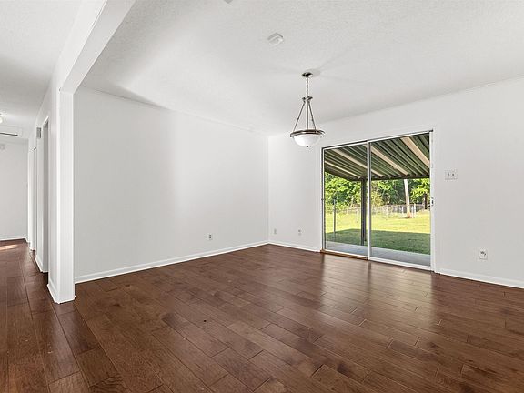 5th image of 1209 Southedge Dr