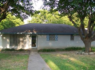 108 Brook Hollow Dr, Desoto, TX 75115