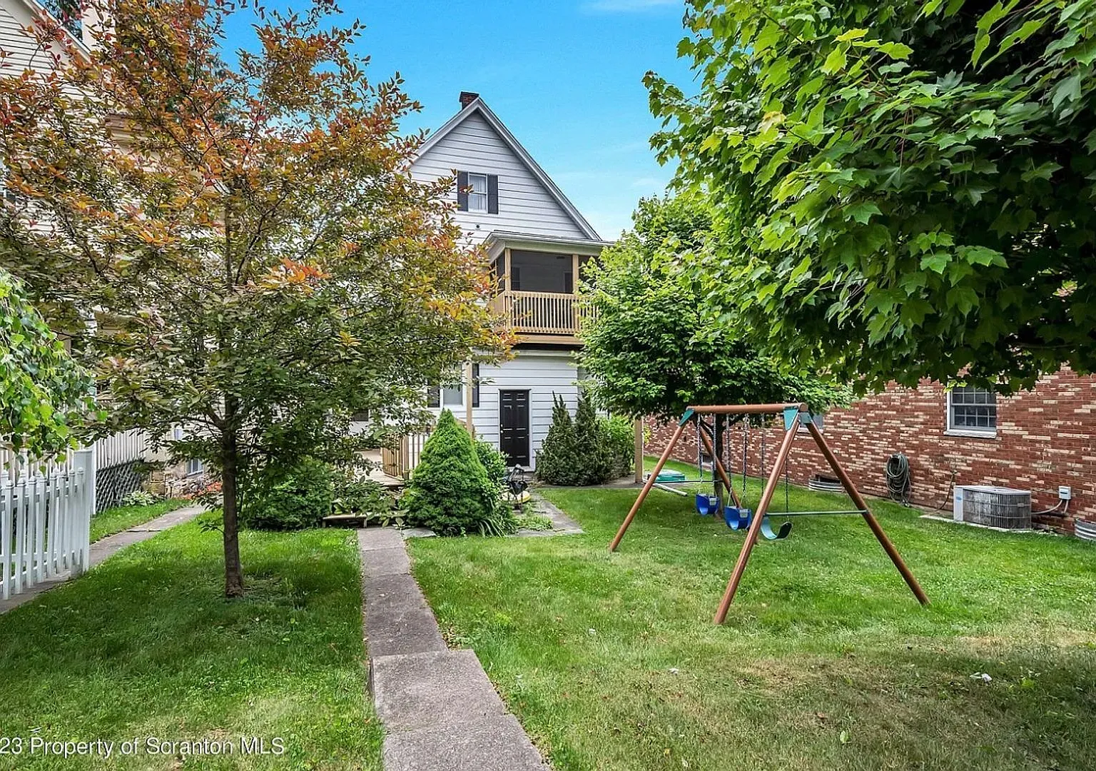 Scranton 3 Bedroom Single Family, Gas Heat, Off Street Parking — Photo 3