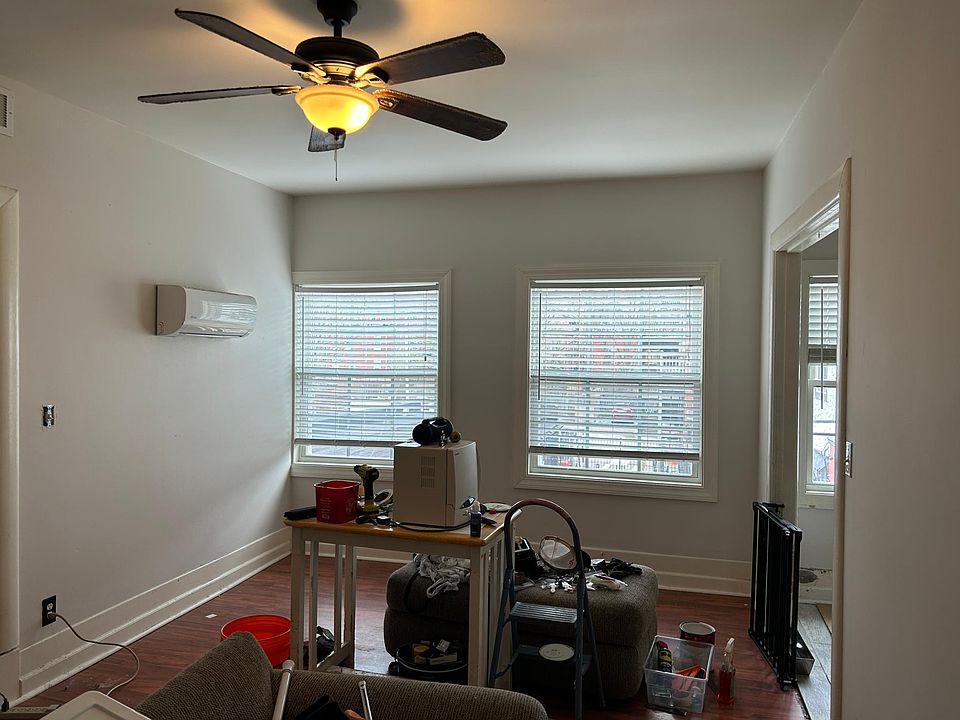 2nd image of 131 W Oak St APT 7