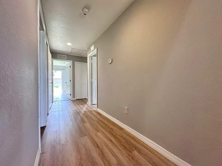 228 Homer Ave S — Photo 7