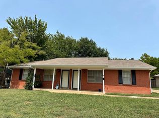 2211 Donna Dr, Norman, OK 73071