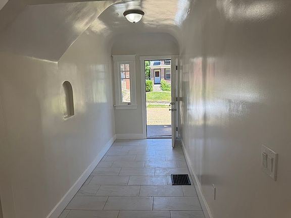 4th image of 5916 Nicholson St