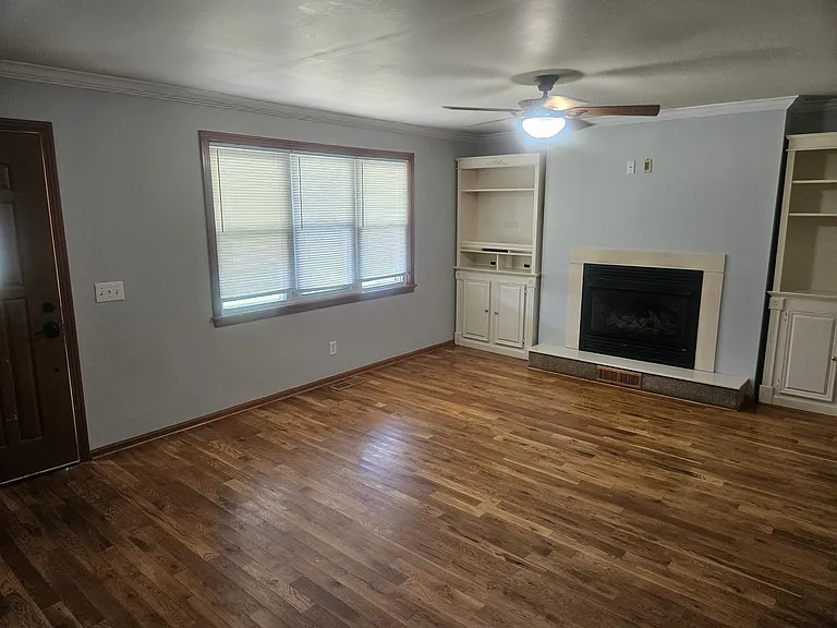 217 Brentwood Dr — Photo 4