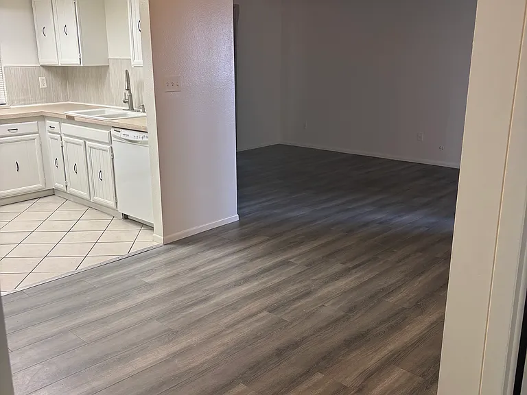 1430 Vega Cir #3 — Photo 7