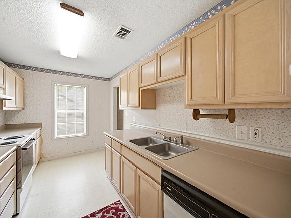 4th image of 106 Londonberry Cir
