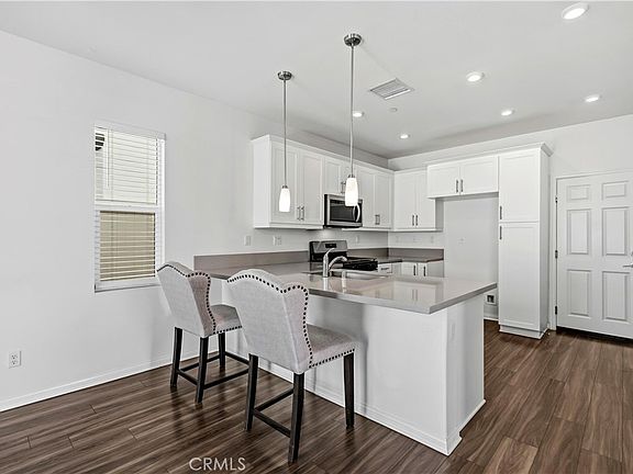 5th image of 335 Carson Ct