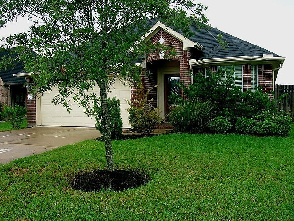 1st image of 2404 Avalon Trace Ln