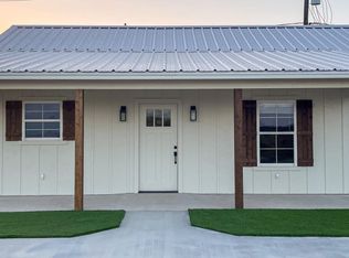 925 State Highway 77 N #2, Hallettsville, TX 77964