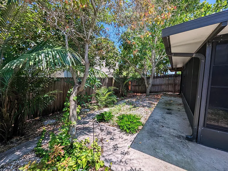 Backyard with minimal maintenance