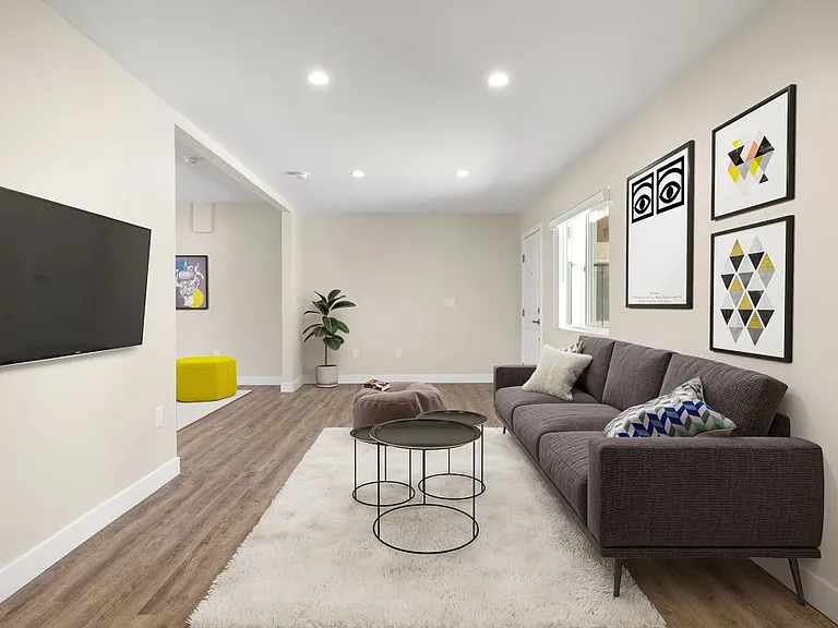 Kling Trio Apartments — Photo 34