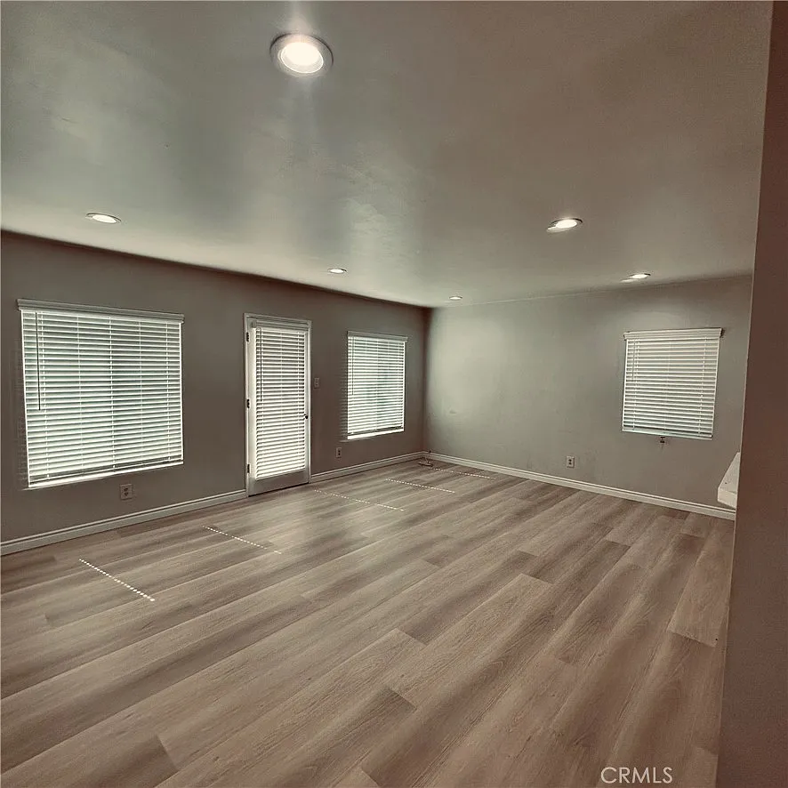 3 bed, 1132 sqft, $2,875 — Photo 2