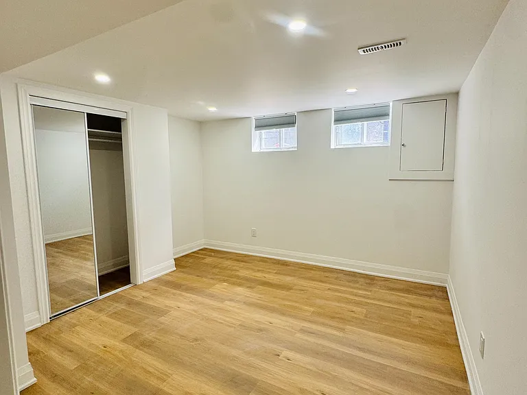 29 Dellbrook Cres — Photo 15