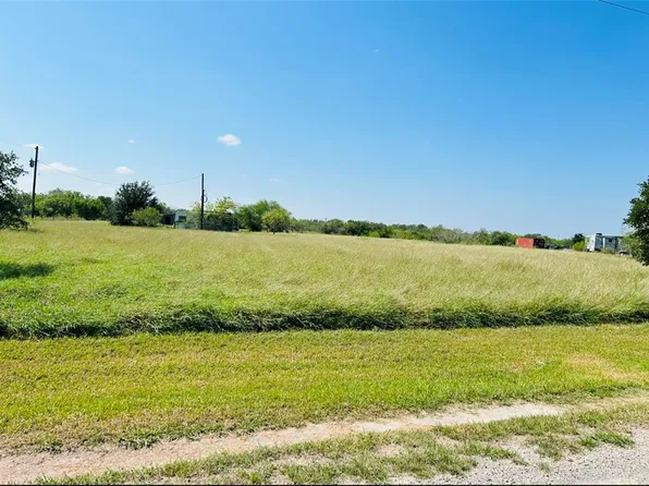 310 County Road 310, Orange Grove, TX 78372