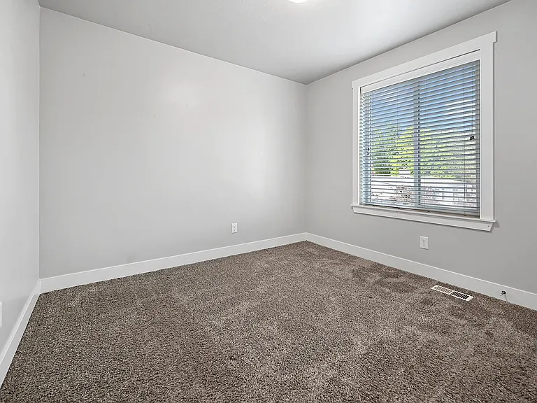 2444 N 200 E #2444 — Photo 16