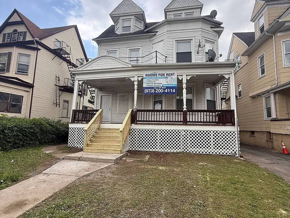 50 S Walnut St #1