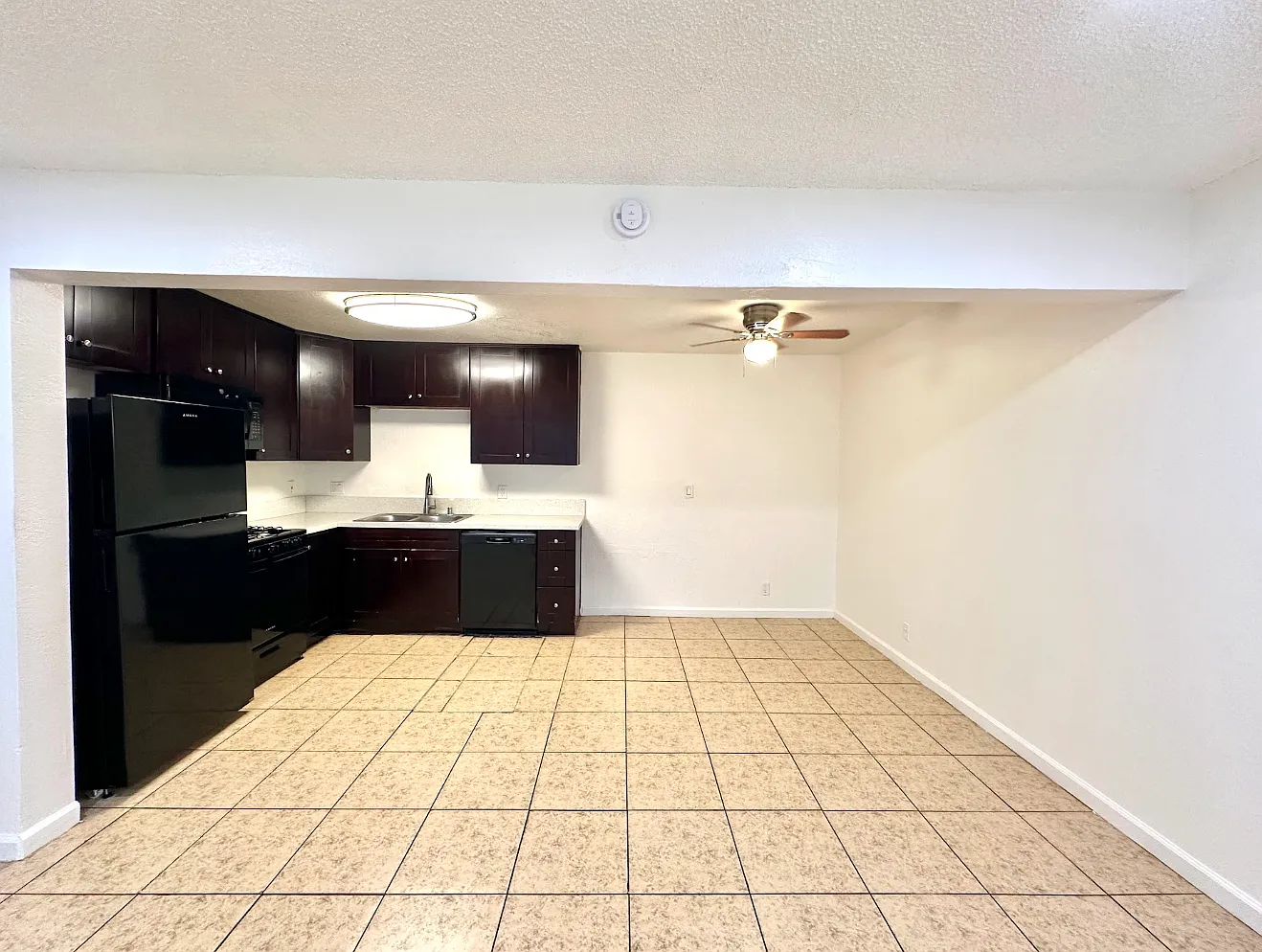 2 bed, 825 sqft, $2,195 — Photo 3