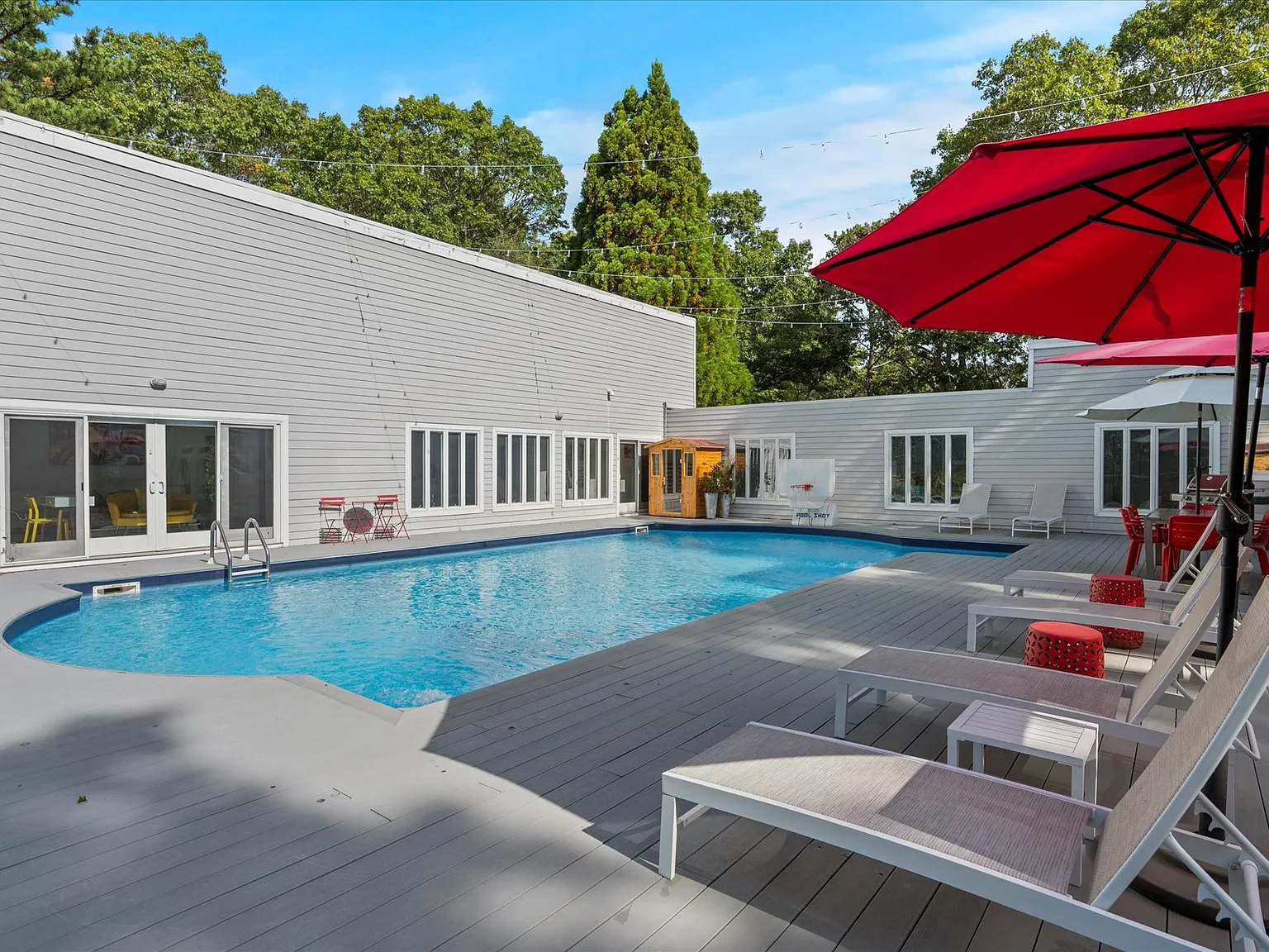 Renovated Quogue Village - Pool & Tennis — Photo 3