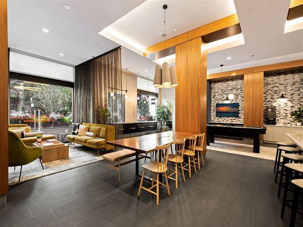 77 W Huron St APT 504