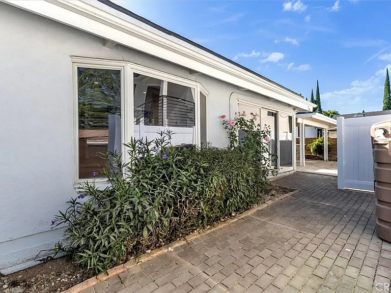 11528 Balboa Blvd — Photo 40