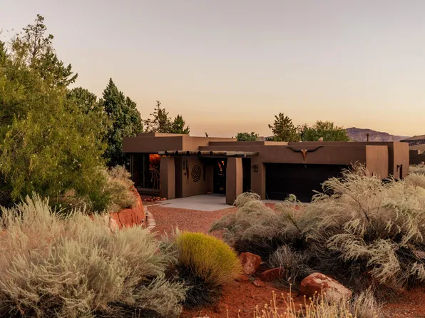 1353 W Lake Dr, Ivins, UT 84738