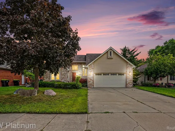 52824 Mary Martin Dr, Chesterfield, MI 48051