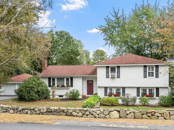 104 Dascomb Rd, Andover, MA 01810