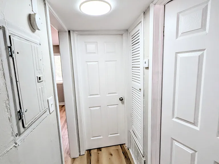 4855 College St — Photo 14
