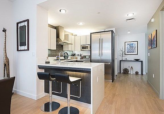 5th image of 247 W 46th St APT 3201