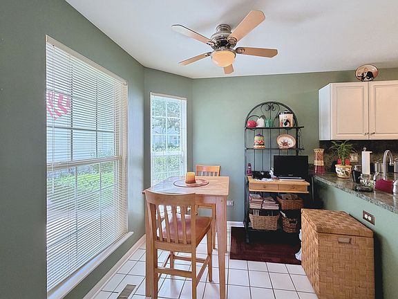 5th image of 1150 Hawthorne Ln #1150-ELK